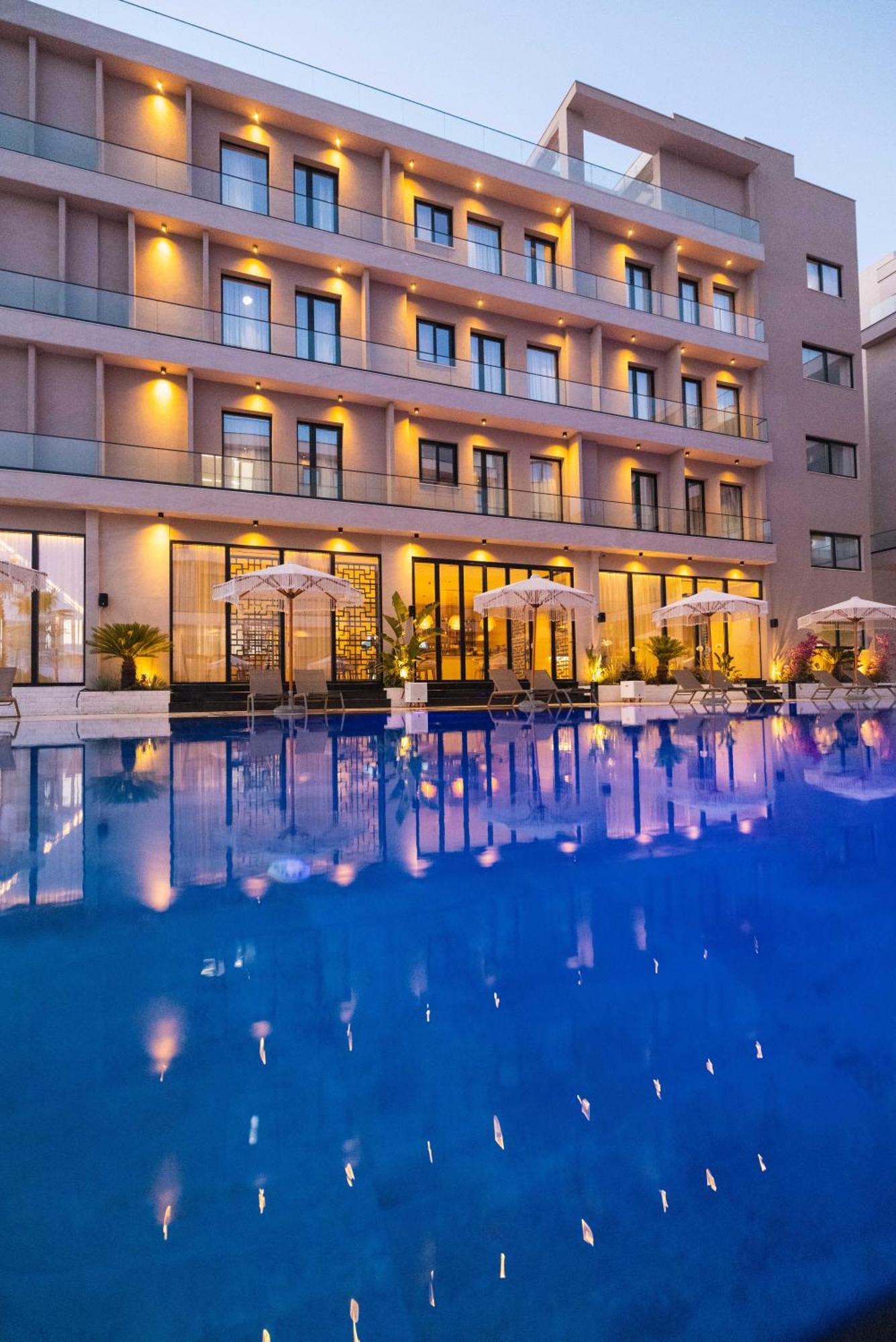 Tris3 Hotel Radhimë 外观 照片
