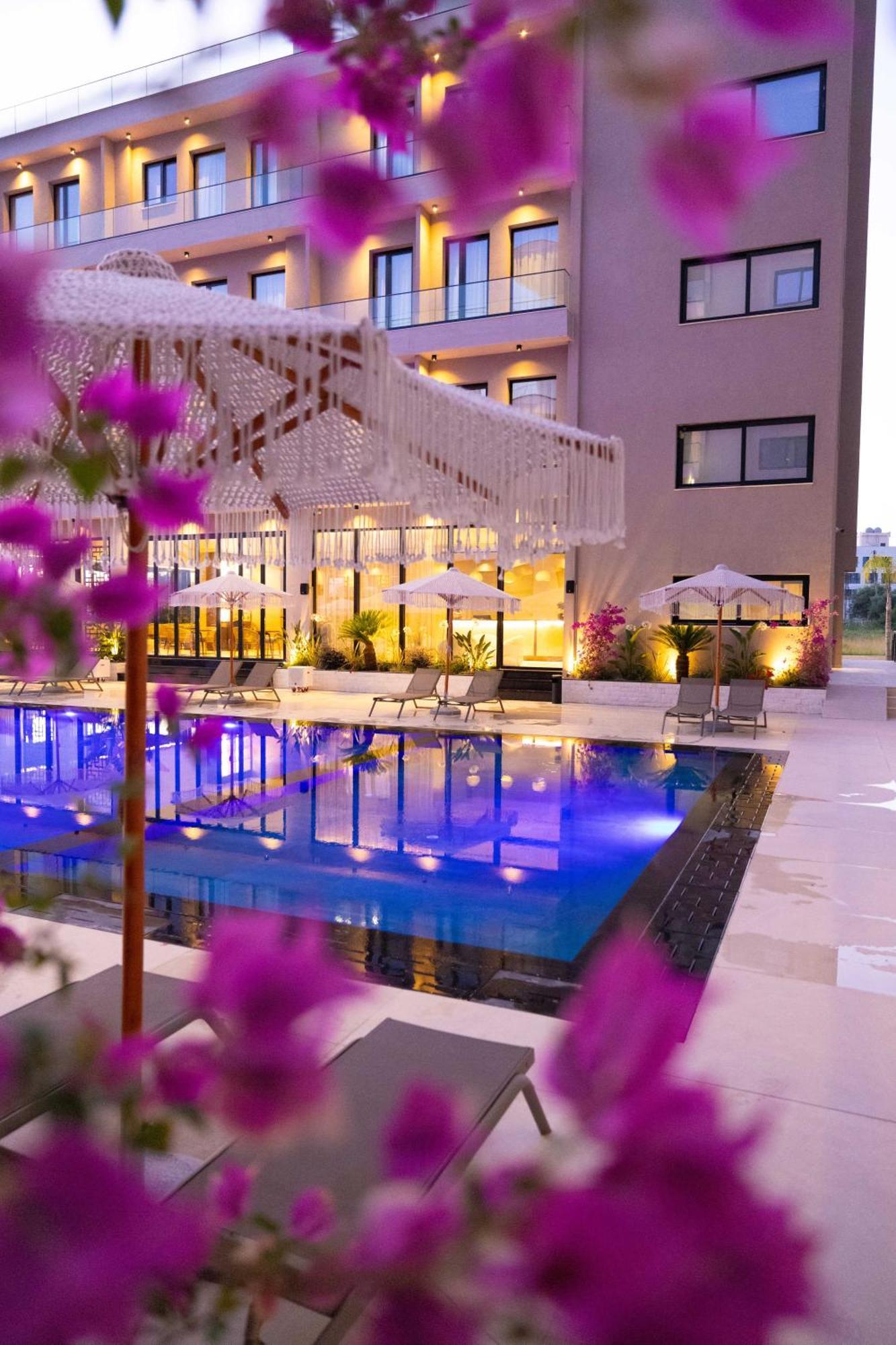 Tris3 Hotel Radhimë 外观 照片