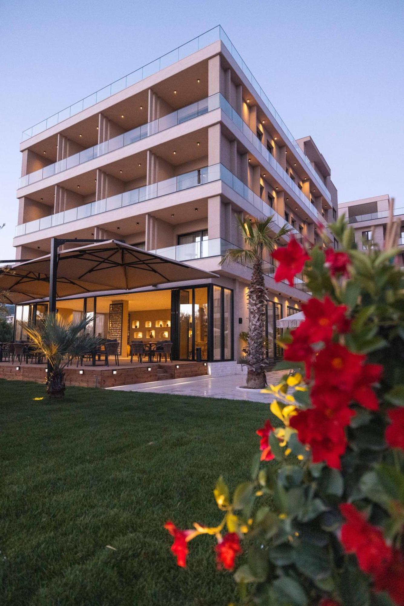 Tris3 Hotel Radhimë 外观 照片