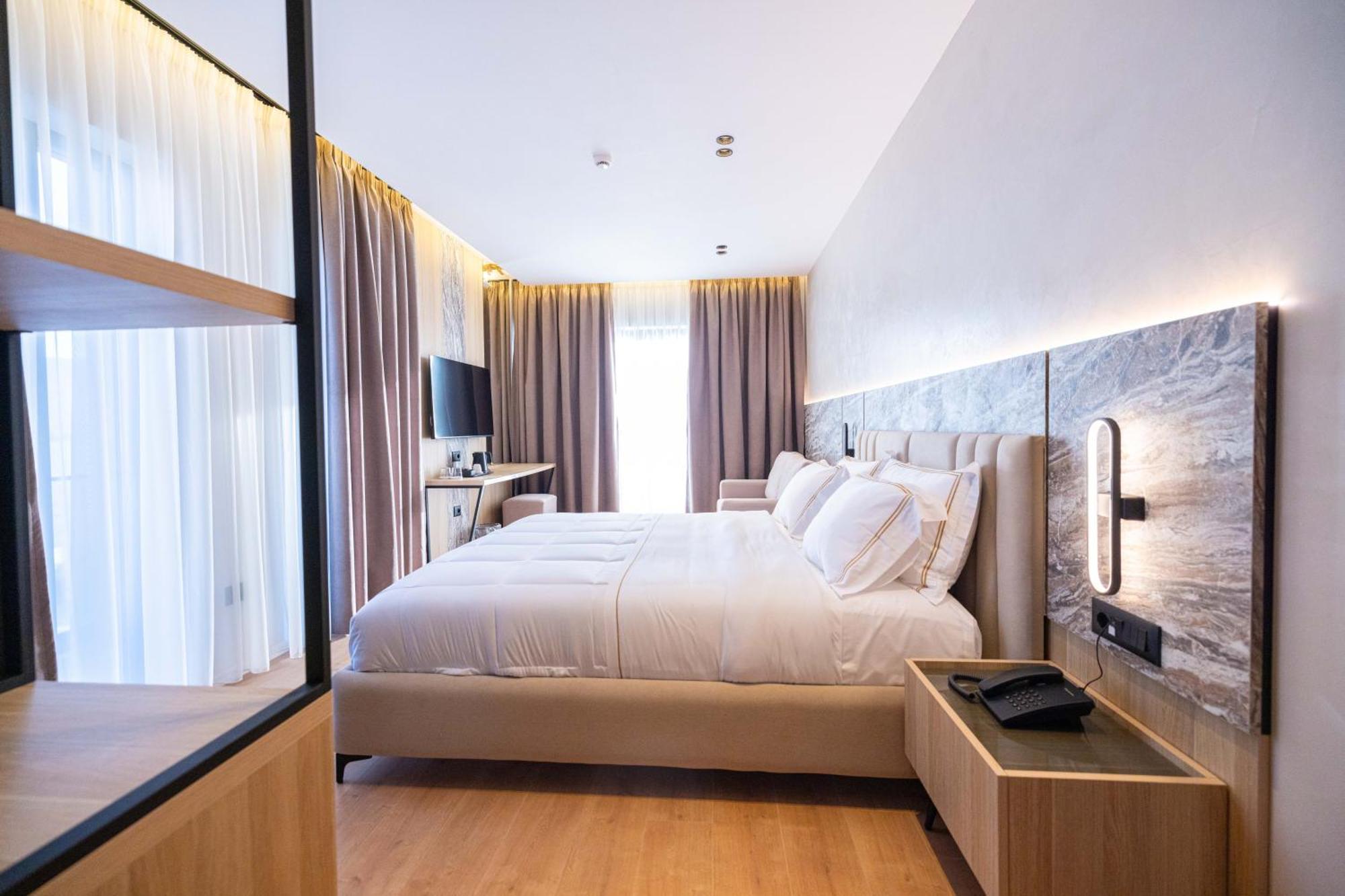 Tris3 Hotel Radhimë 外观 照片