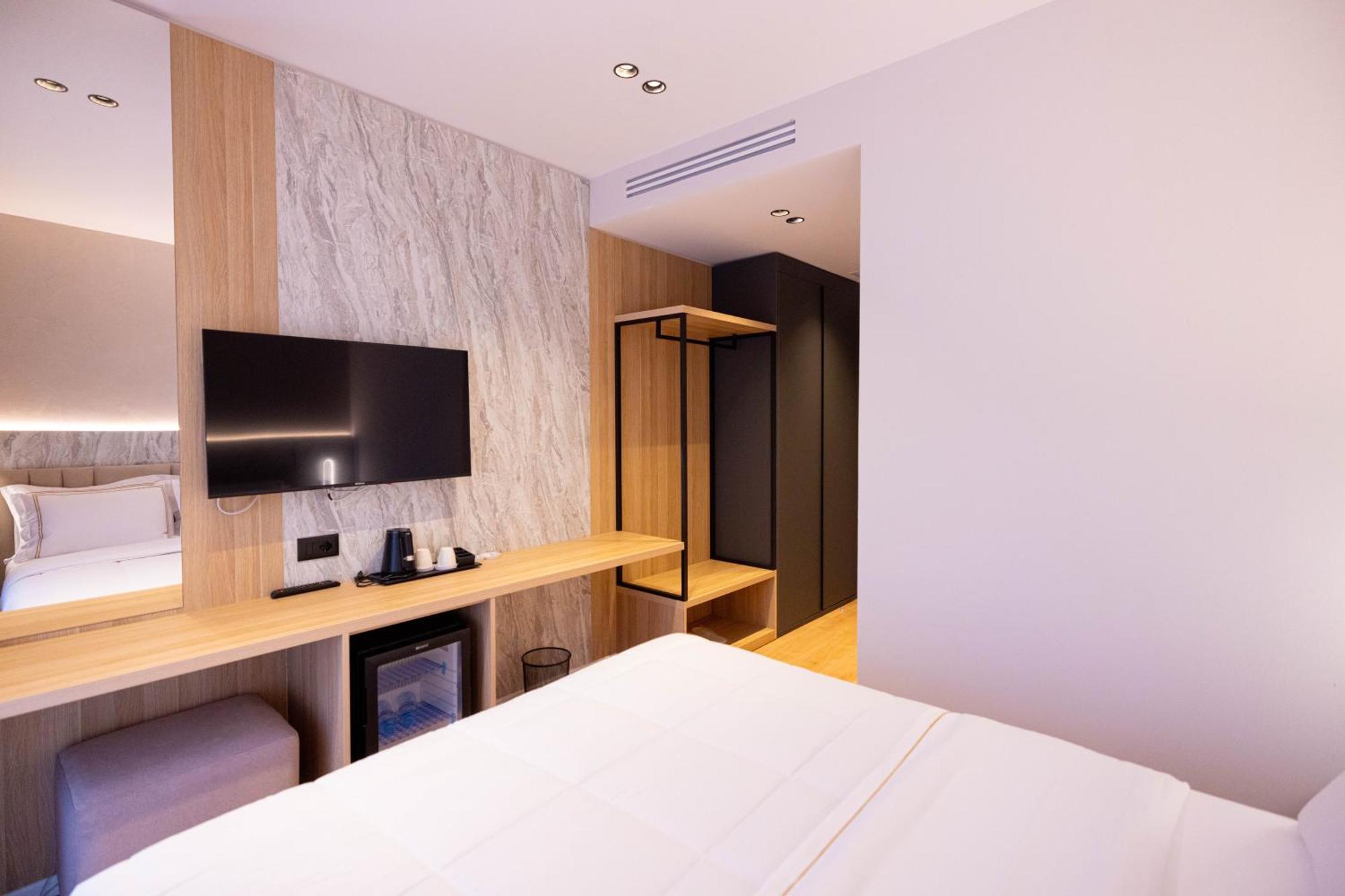 Tris3 Hotel Radhimë 外观 照片